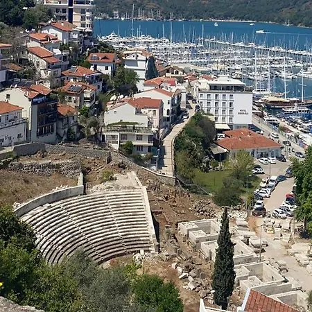 Ilk Ayvilla Villa