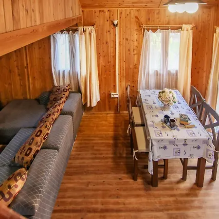 Ilk Ayvilla Villa