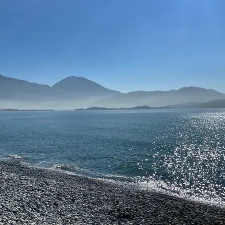 Ilk Ayvilla Vila